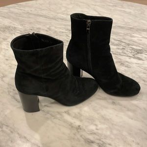 CLEARANCE - Silent D “Walken” stacked heel boot - black suede